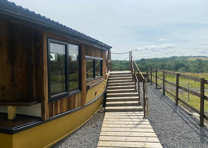 Swallowfield Glamping-Unsinkable