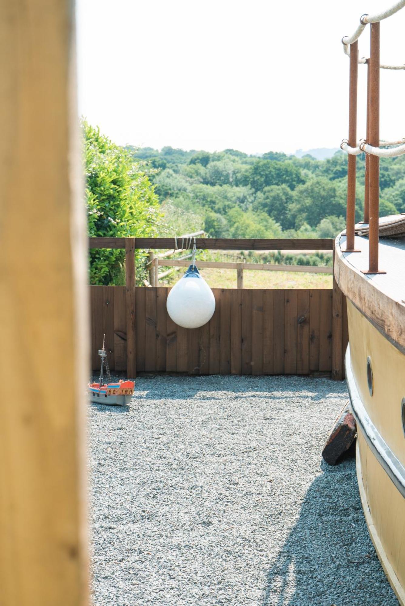 Swallowfield Glamping-unsinkable Campsite Yeovil