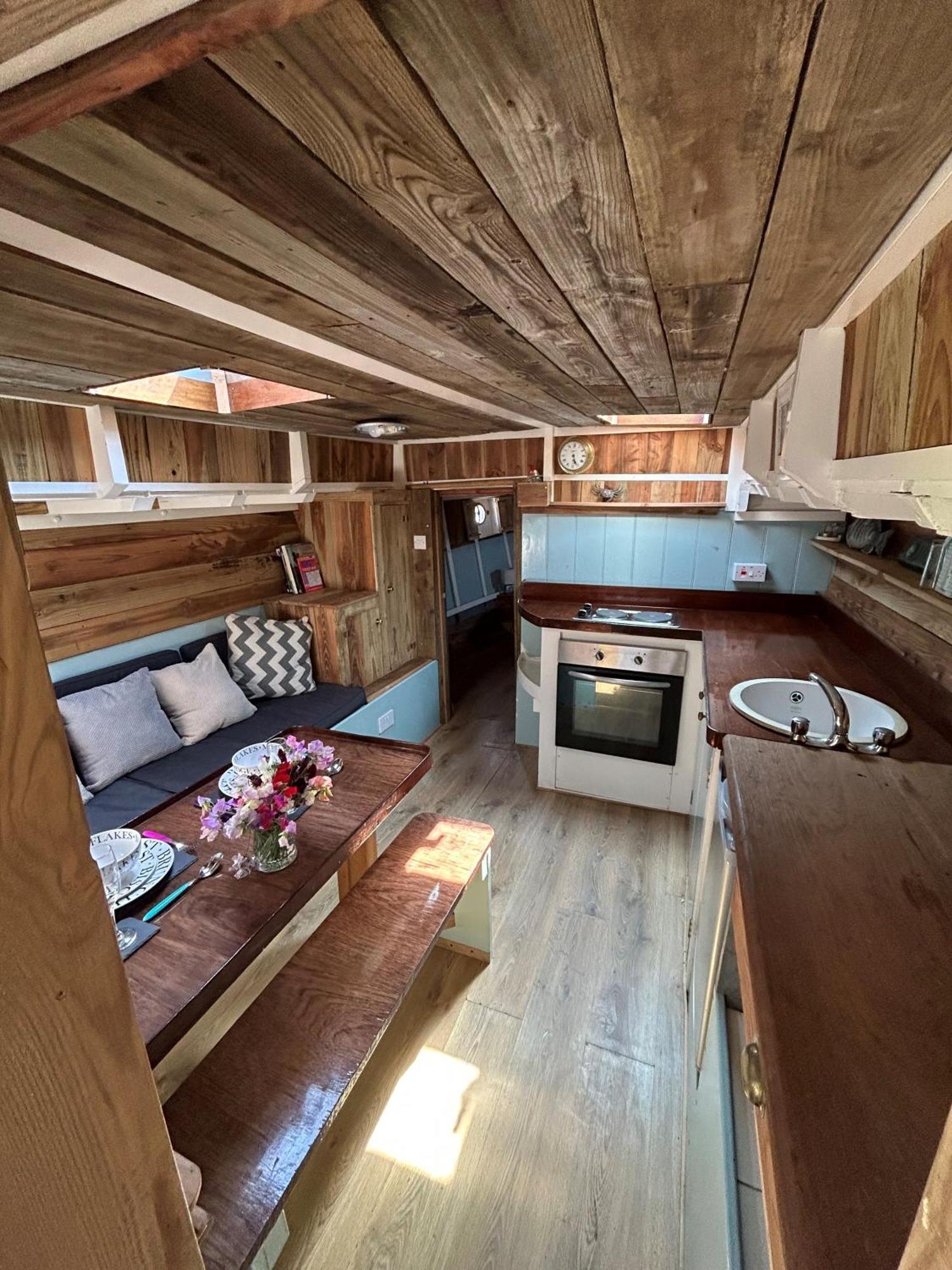 Swallowfield Glamping-unsinkable Yeovil