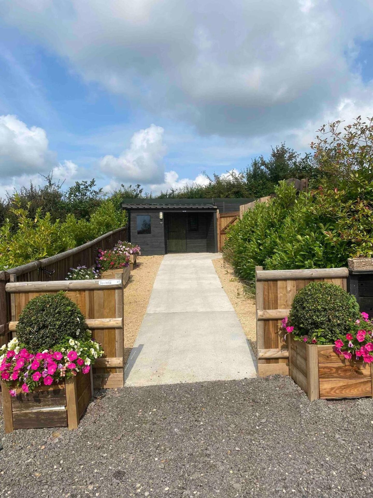 Swallowfield Glamping-unsinkable