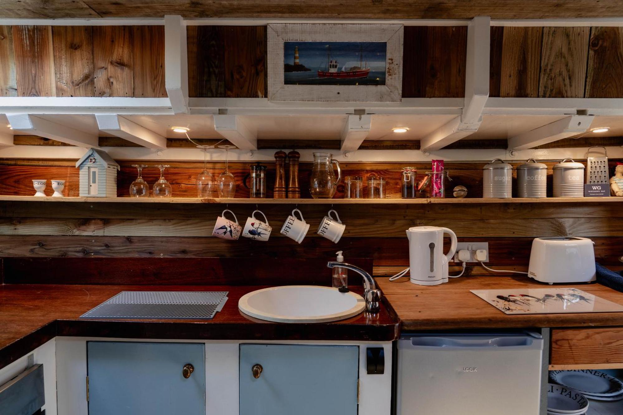 Swallowfield Glamping-unsinkable * Yeovil