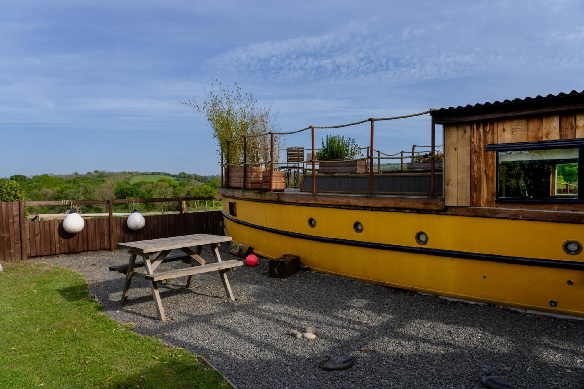 Swallowfield Glamping-unsinkable *